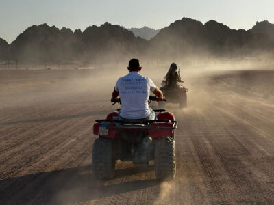 MOTORATA COMPLETA - Cena barbecue, spettacolo, cammellata e visita costellazioni, traversata 25 Km HURGHADA